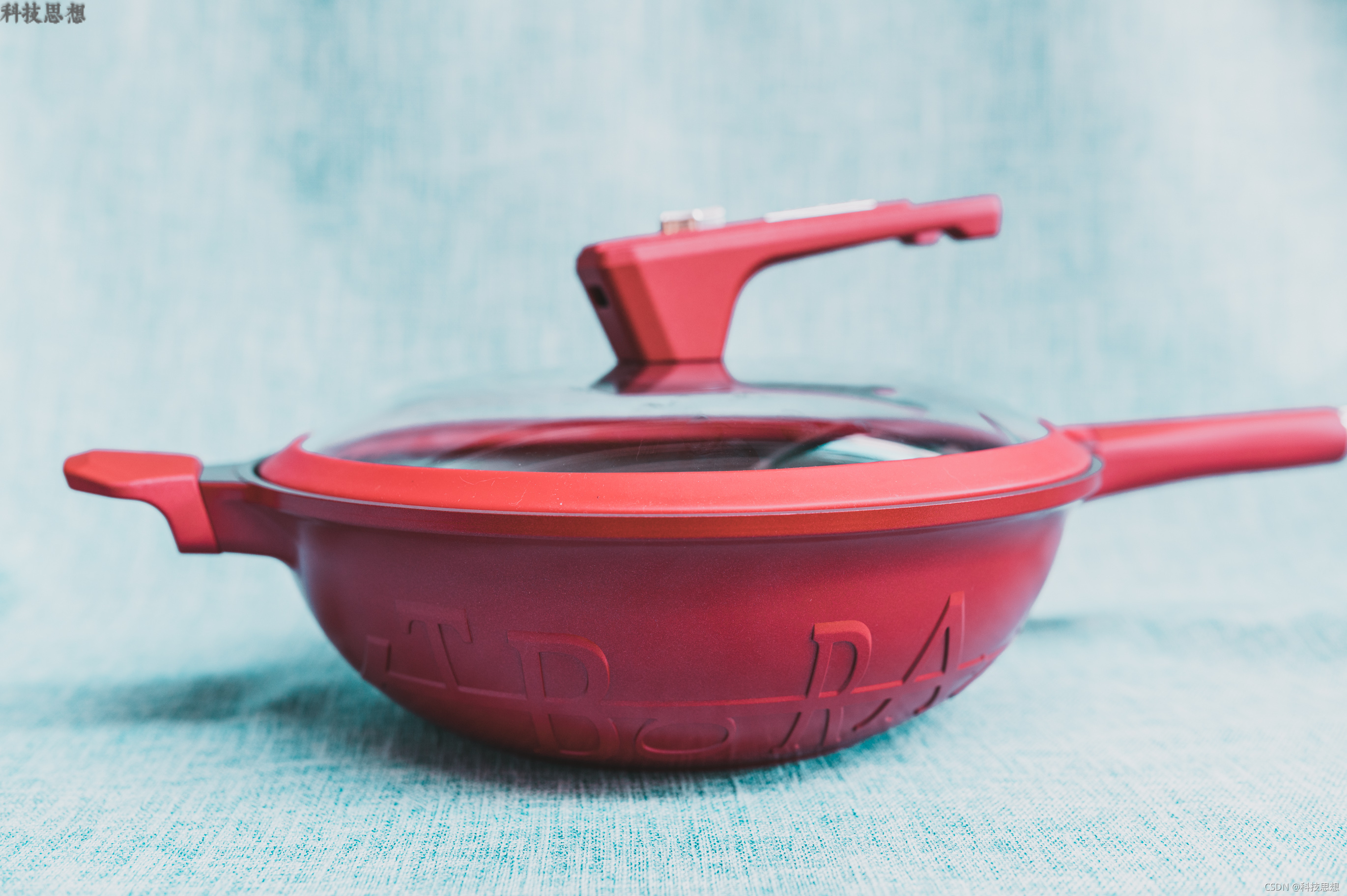 一擦就干净的平底锅，功能还真不少，帝伯朗菲尼雅浮雕钛钻不粘锅