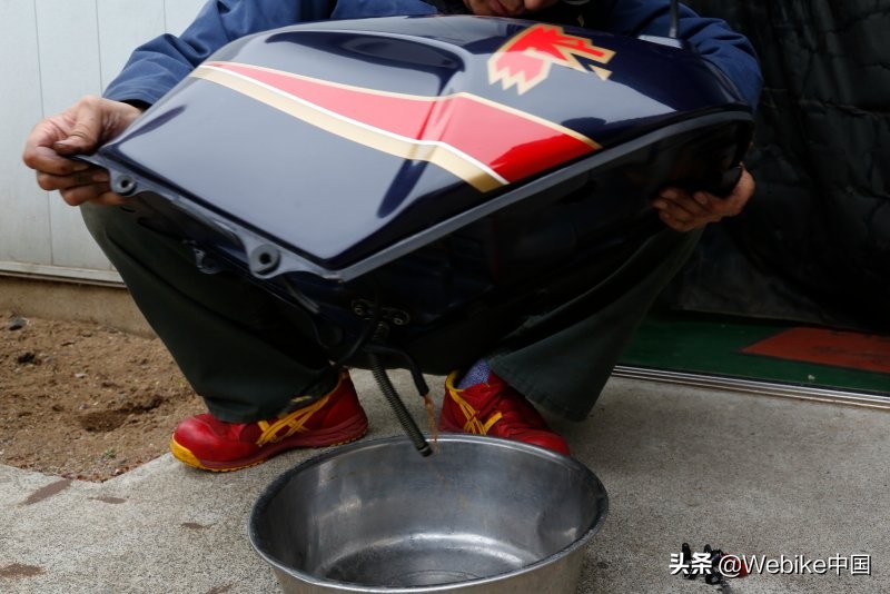 如何去除油箱铁锈,怎么除掉油箱里面的锈