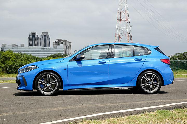 这驾感，依旧又浓又辣，试驾全新一代宝马M135ixDrive