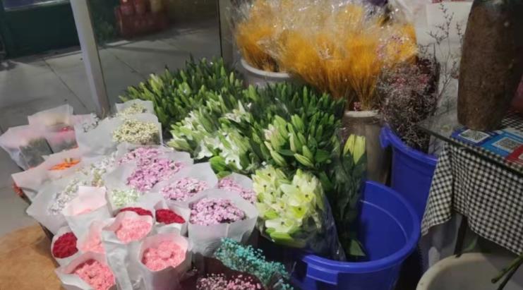 郑州花卉市场玫瑰花价格,郑州花卉市场百合价格