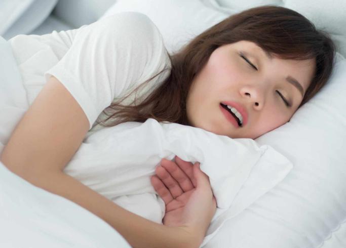 产后妈妈为什么会漏尿,为什么女性产后容易漏尿