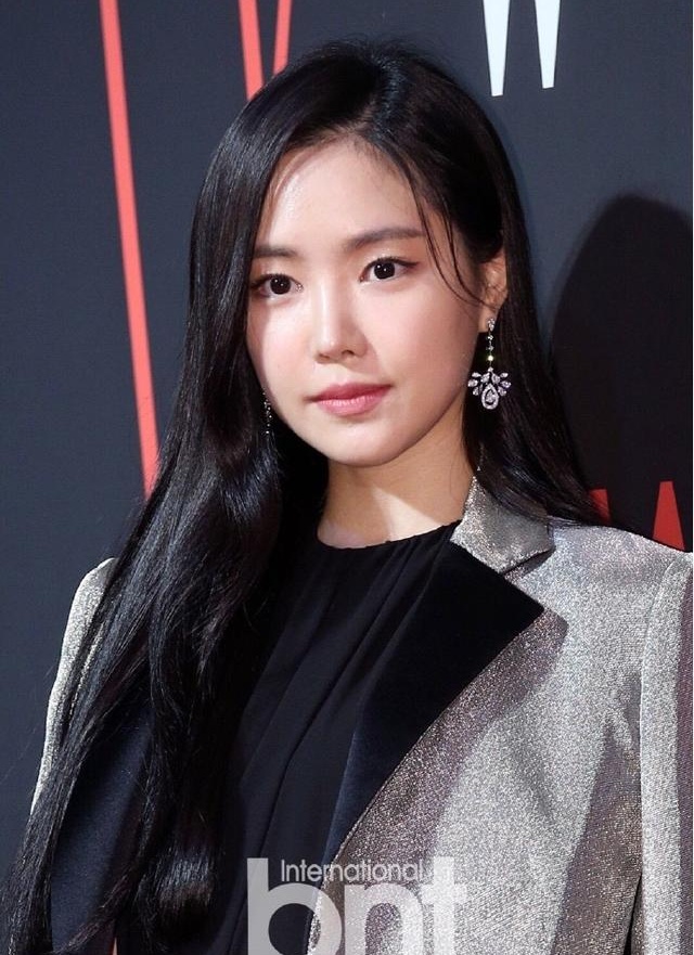 韩国金喜善演唱会开场秀,韩国金喜善出席活动图