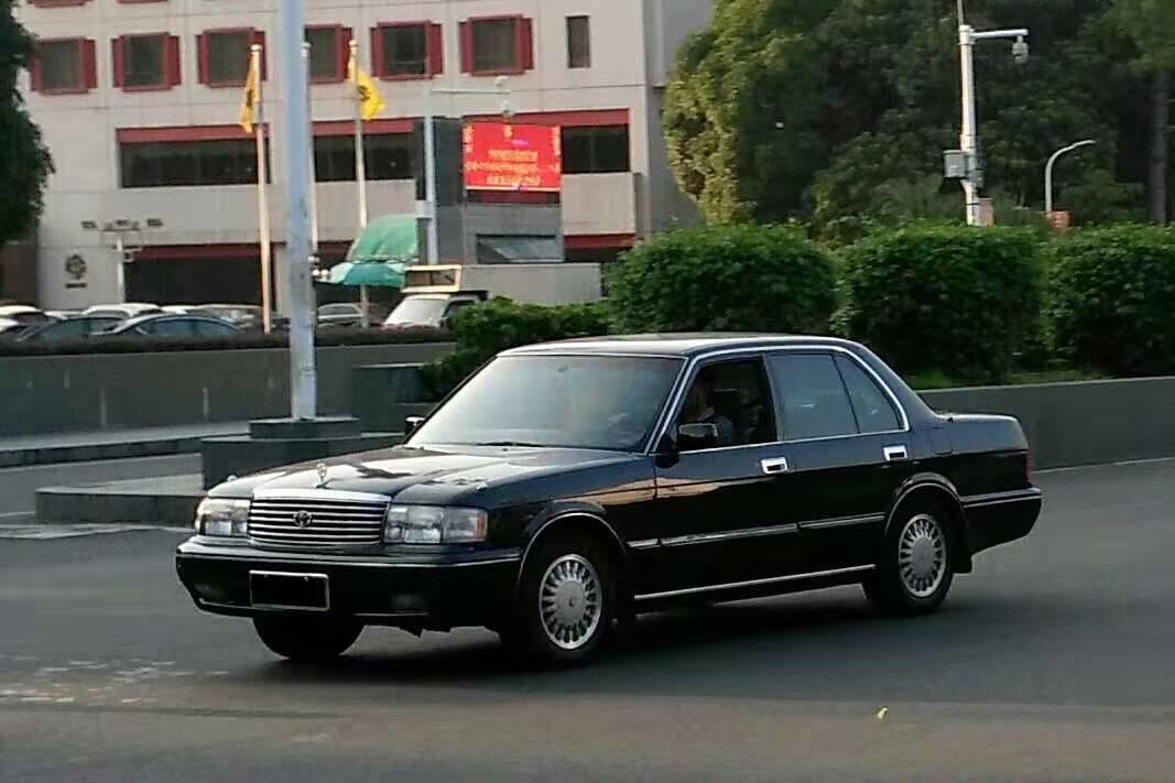 从风光无限到跌落谷底,从第1代皇冠到现在丰田皇冠