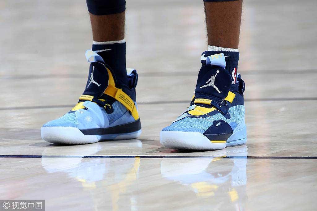 NBA今日球鞋精选:上脚两双联名款!火箭赢了,“鞋王”嗨了