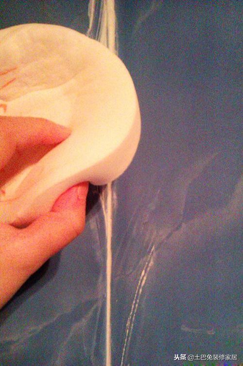 家中瓷砖缝变黑了如何做美缝,瓷砖美缝变黑怎么处理