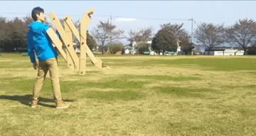 大隐隐于市！日本高玩用纸箱自制各种可变换形态道具，走红网络