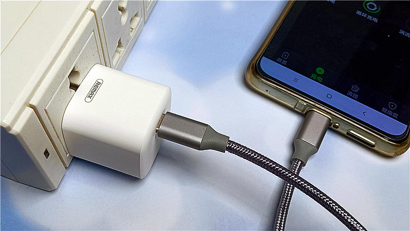 睿量35w双c口氮化镓充电器测评,remax20w氮化镓充电器评测