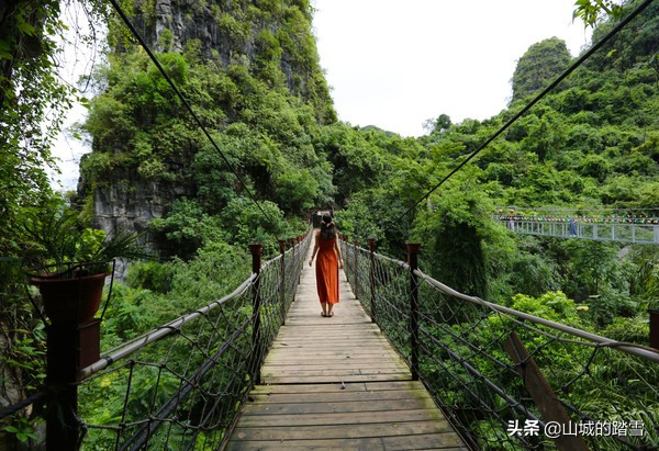 遇龙河乘竹筏漂流，打卡20元人民币取景地，漓江山水画卷尽收眼底