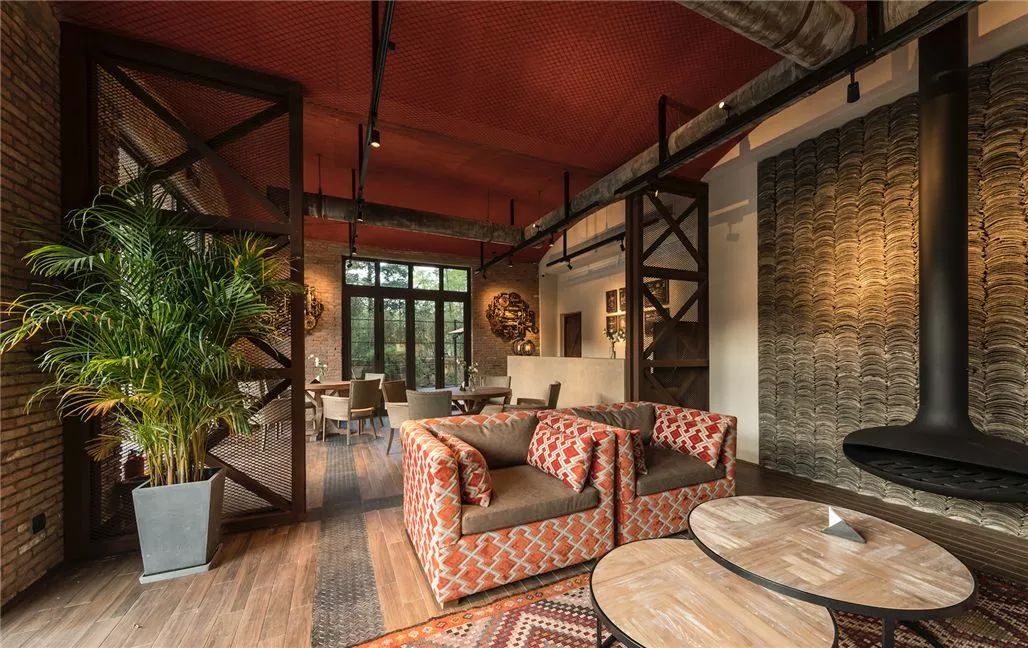 莫干山网红儿童旋转滑梯民宿,莫干山新晋森林亲子民宿无边泳池