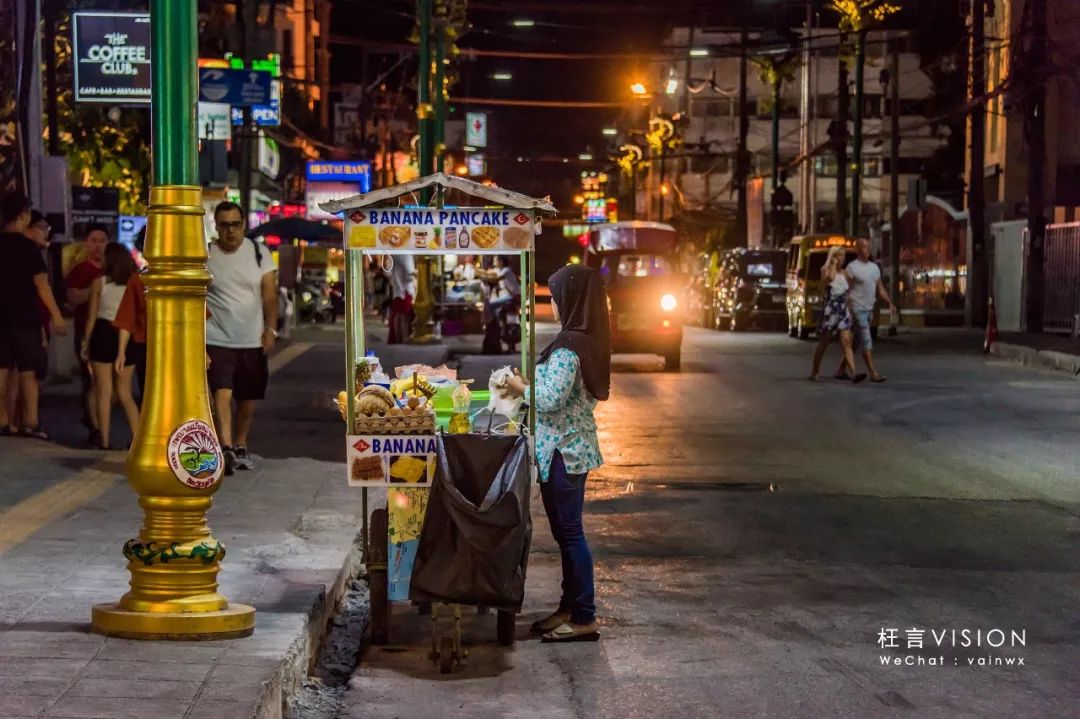 繁华熙攘，从海滩到山路的芭东（Patong）风情