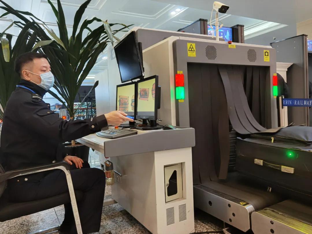 红肠、果酒、自嗨锅……这些能不能带上车？