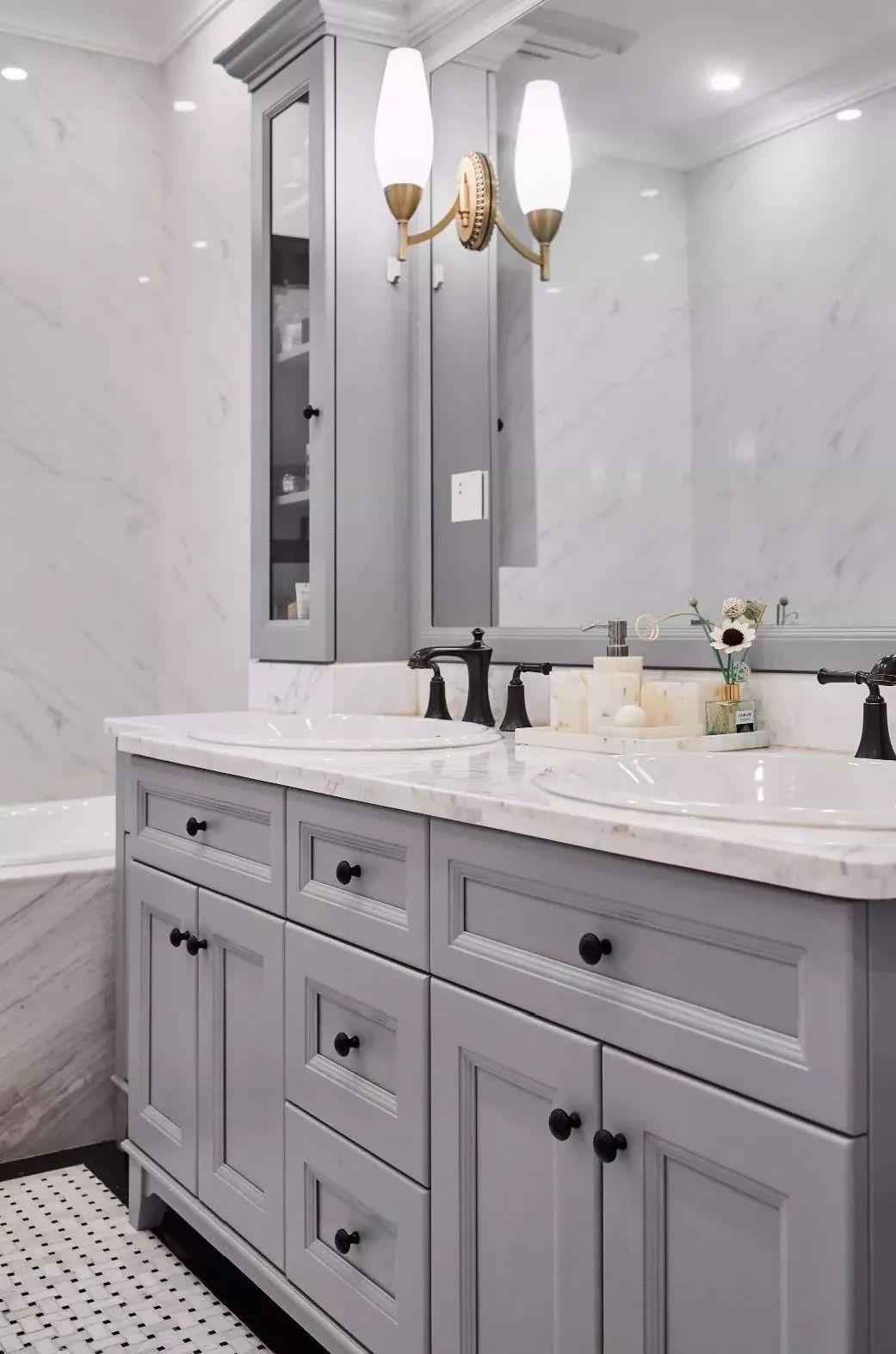 小的卫生间如何选浴室柜,卫生间浴室柜怎么选