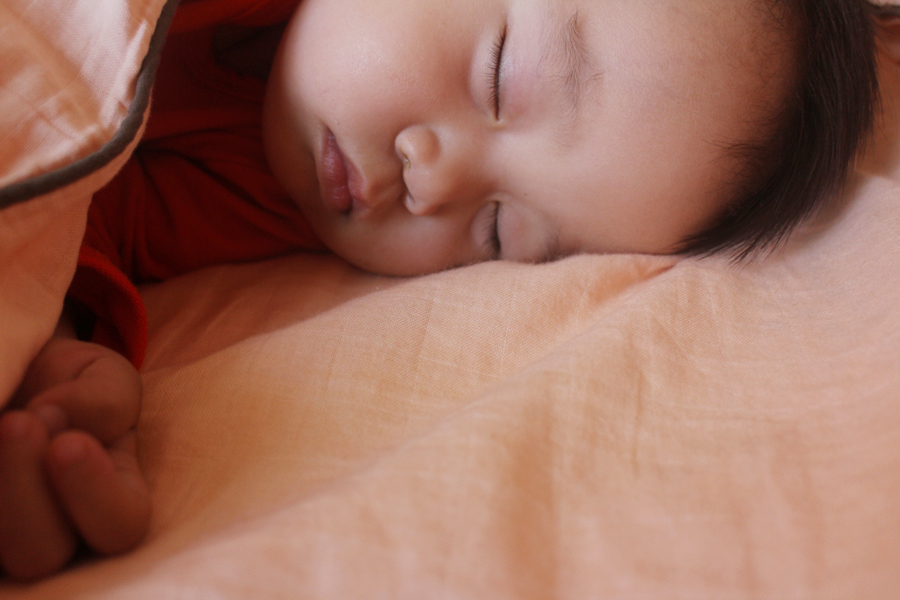 家有爱出汗的宝宝,造作双层纱织四件套透气+舒适,安睡整晚