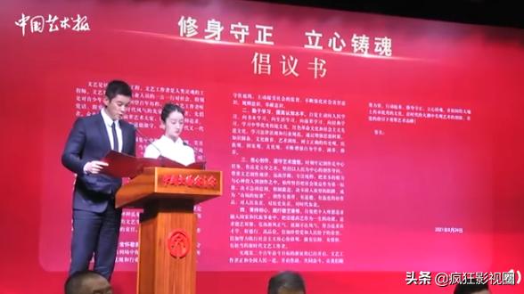 海王、光头郭达、巨石,好莱坞3大“吸金机器”,现实中娶了谁?