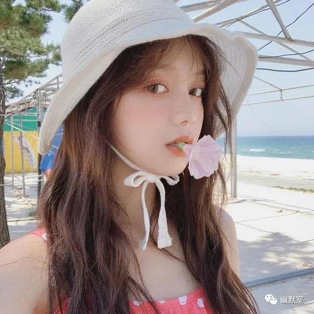 男女朋友睡一个房间，女的划了条线：过线的是*兽禽**