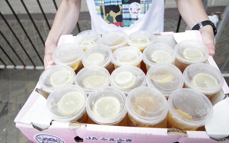 何超莲赌王纪念日,赌王去世何超莲致辞