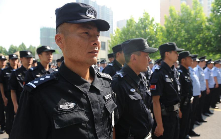 一定要警校毕业才能当警察吗,大学生学什么专业可以当警察