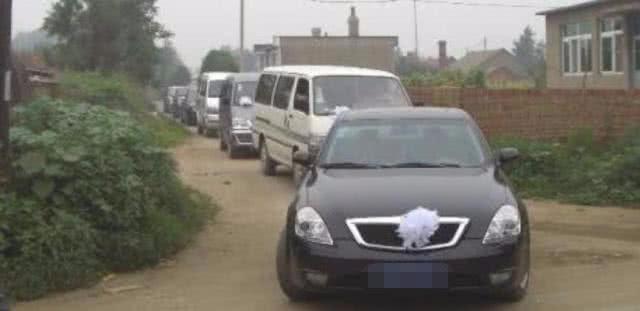 婚车遇丧车谁先走,婚车遇出殡车怎么办