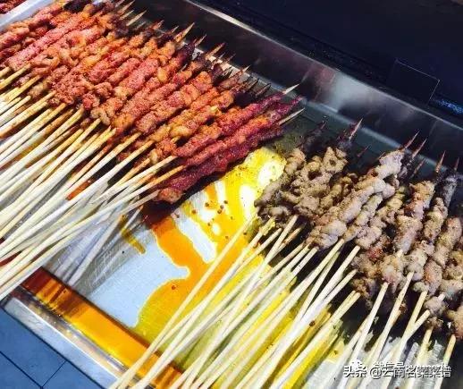 坐落在昆明西山脚下的一条美食街,云南昆明十大美食街