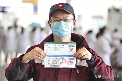 武汉解封:开窗放入大江来