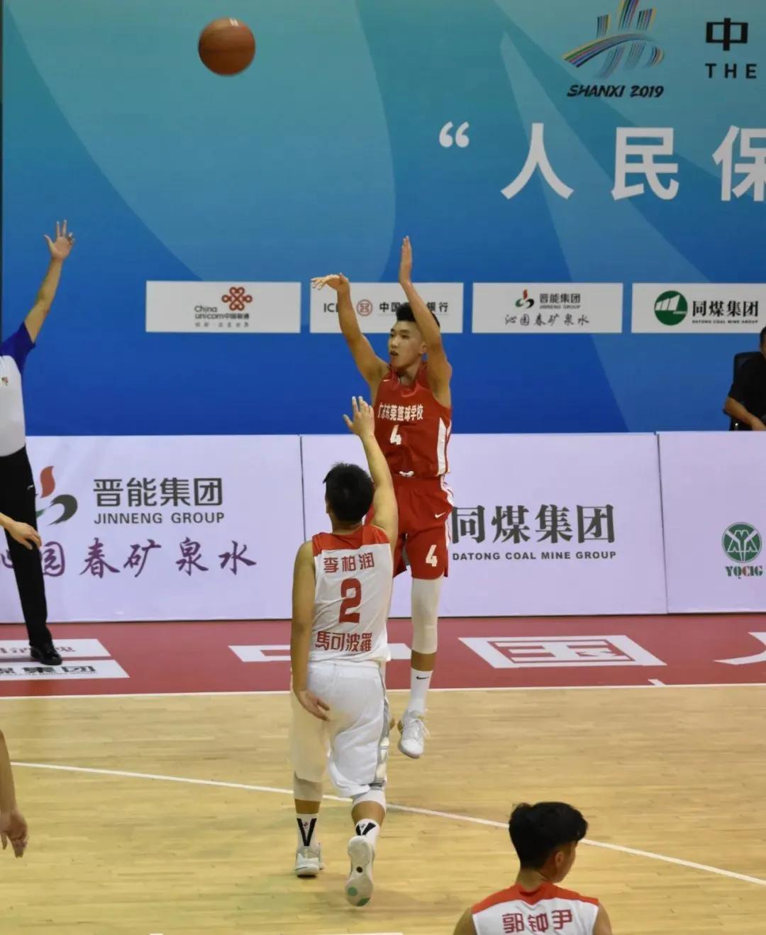 曾凭一己之力单挑法国后防线的人,曾经效力广东东莞cba篮球队的队员