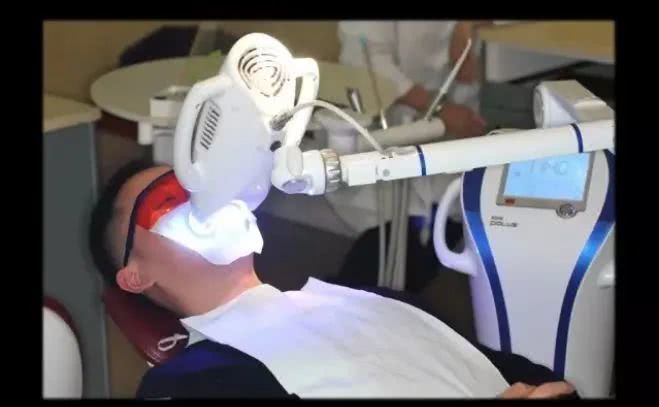 牙齿总是黄黄的？唯美口腔教你2个靠谱方法美白牙齿