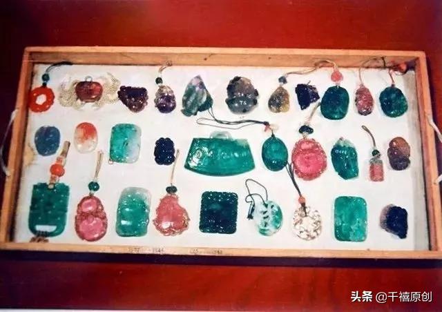 溥仪从紫禁城偷出400件宝贝!这件翡翠,据说都赶上马云身价了