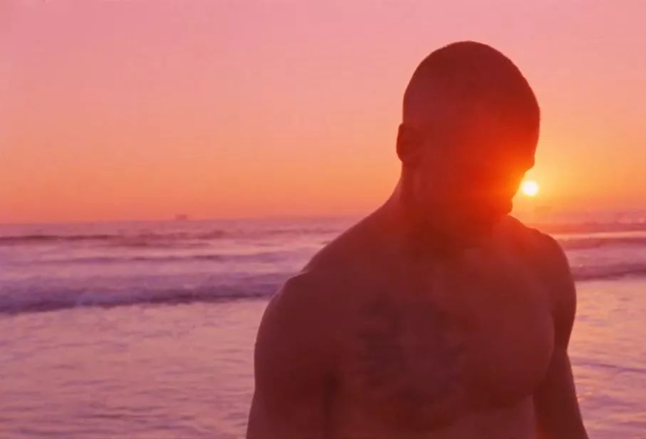 从Troye的男朋友到MariahCarey的小男宠，这个男模真厉害！