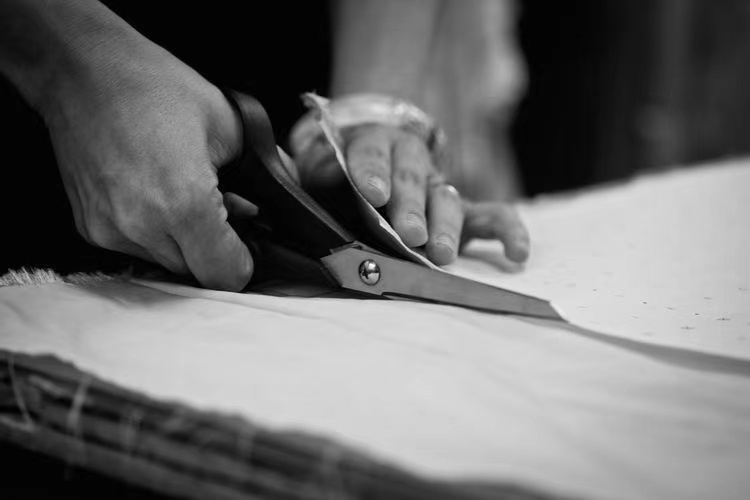 实体店较之电商的优势,实体店服装定制好还是网上好