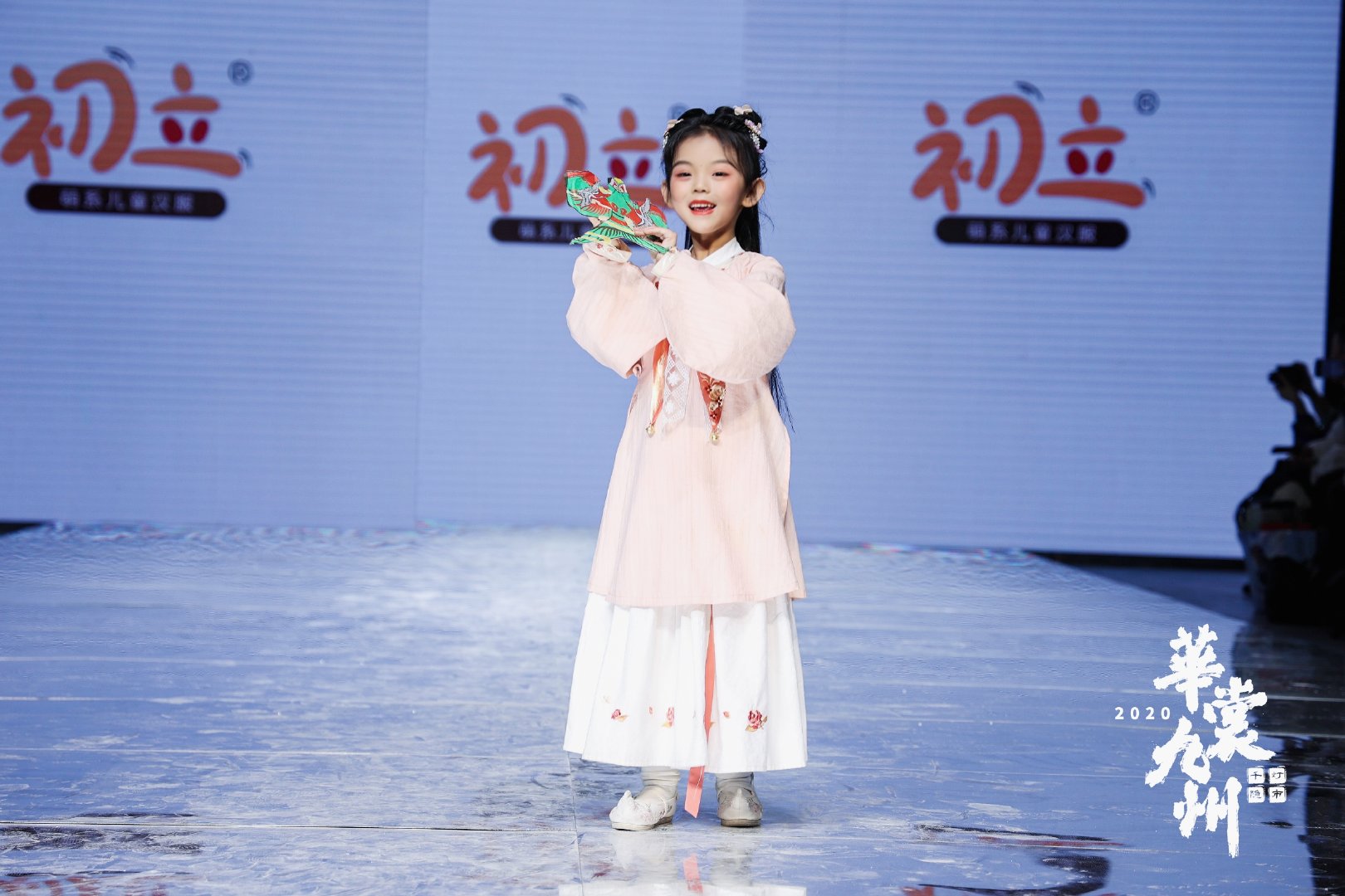 盘点那些穿上汉服的小孩子,穿汉服的小模样太可爱了