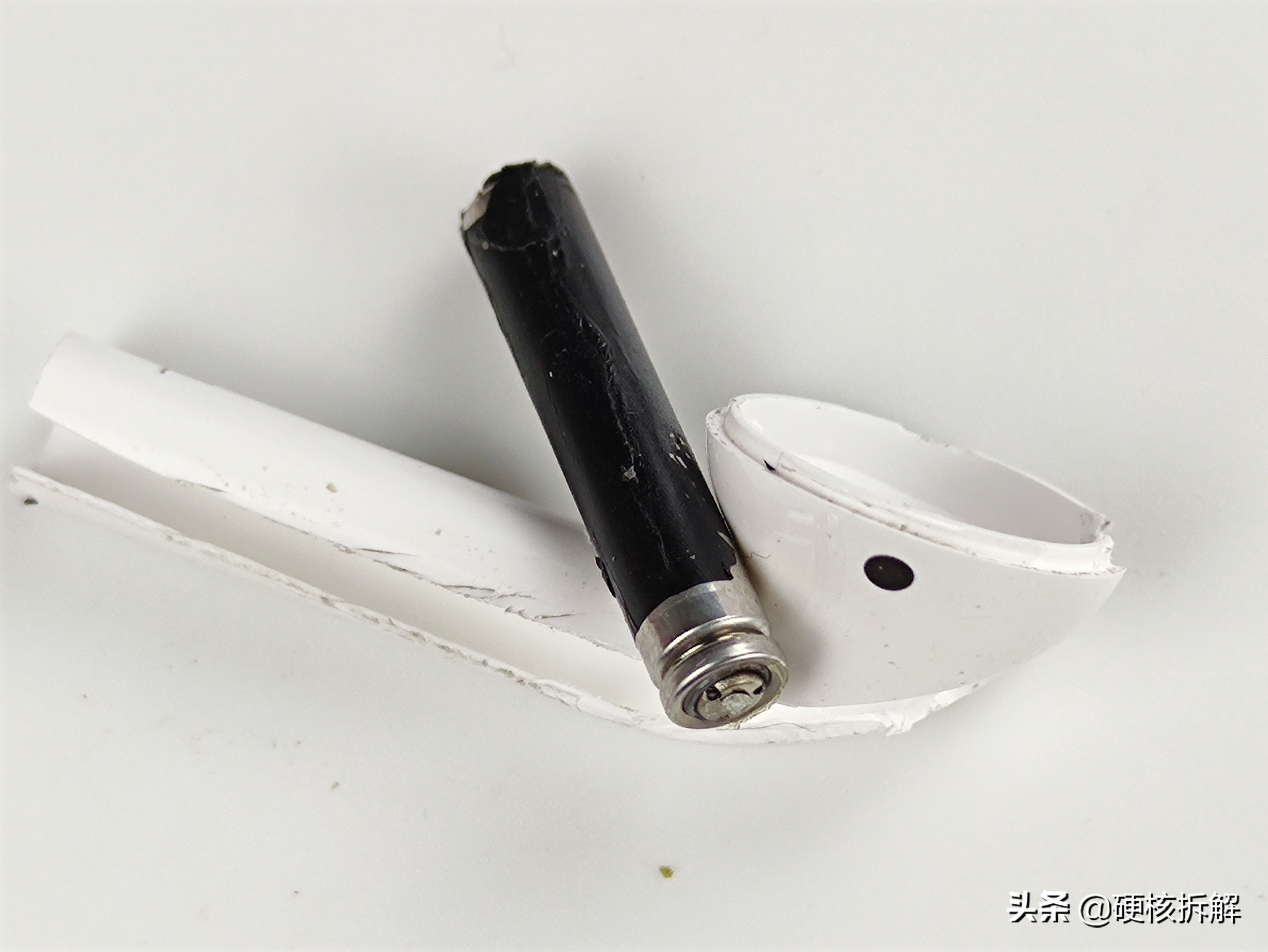 苹果耳机拆盒真假辨别airpods三代,华强北airpodspro耳机和正品对比