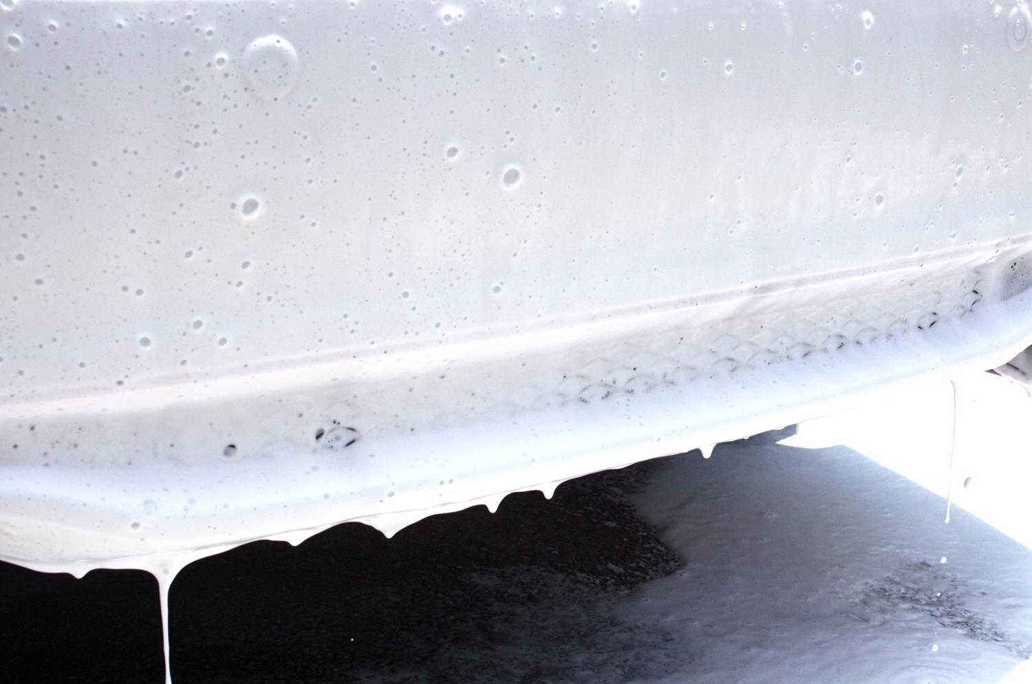 汽车布座椅有污渍怎么清洗,白色汽车上有黑色污渍怎么清洗