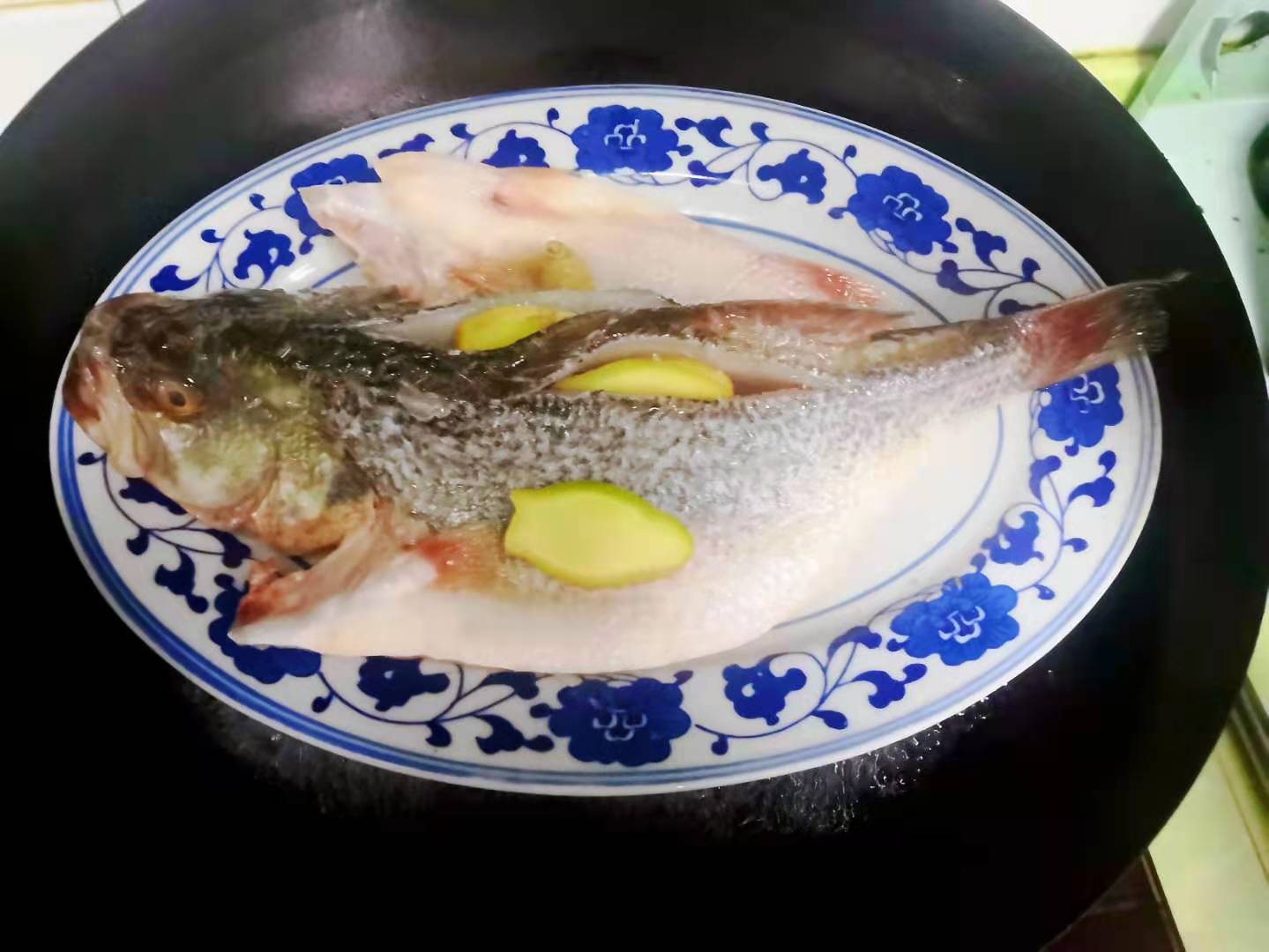 清蒸鱼正确做法步骤及时间,清蒸鱼八分钟小窍门教你一看就懂