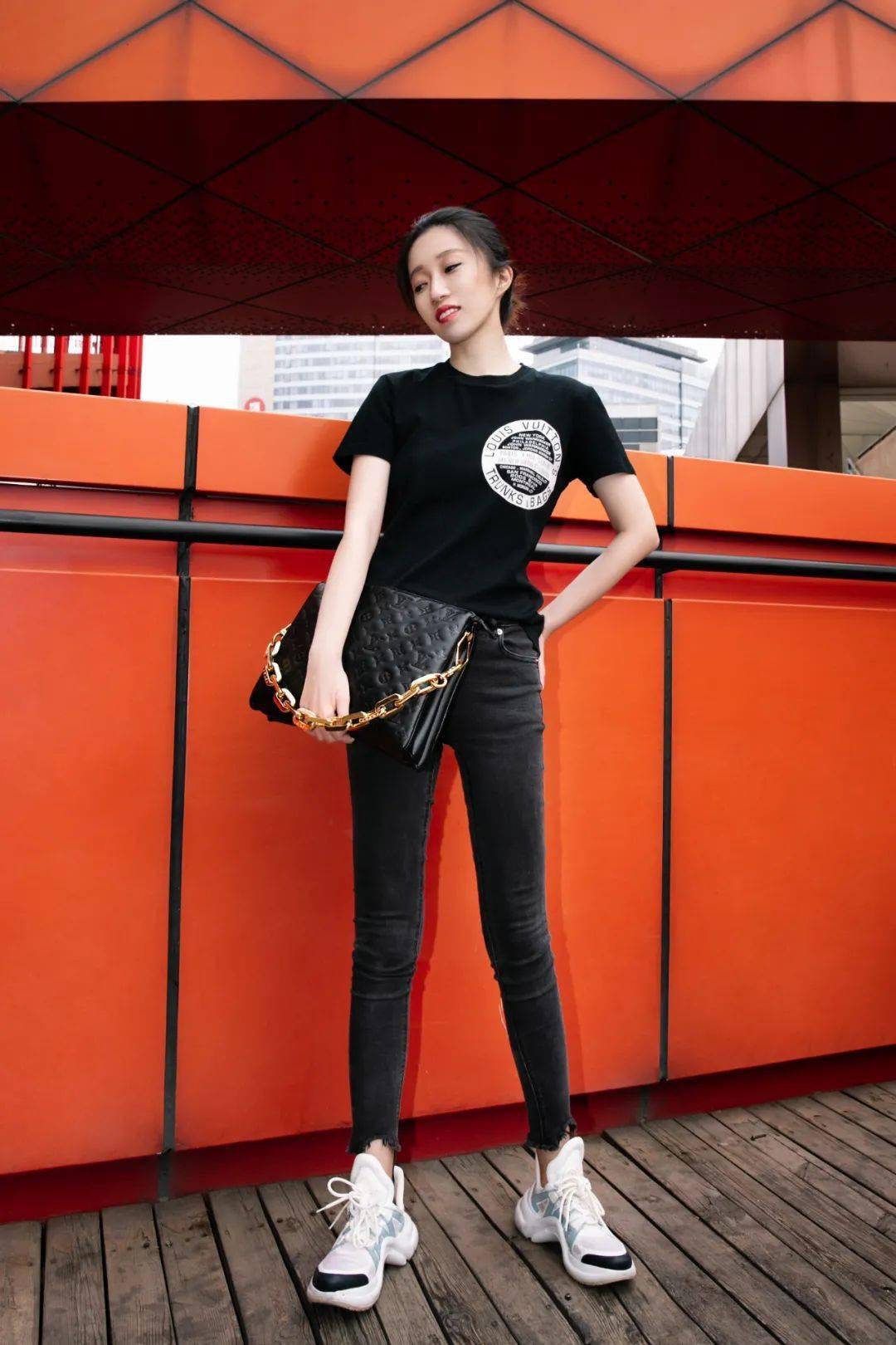 LV新手袋一出，女明星们集体撞包