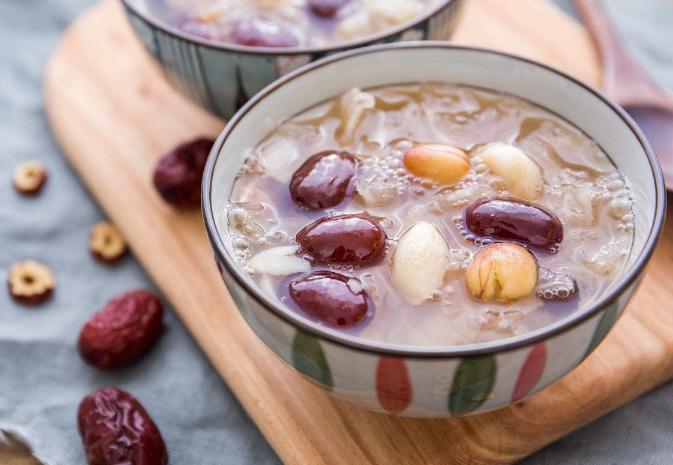 银耳汤怎么煮软烂粘稠,银耳汤怎么熬又烂又粘稠