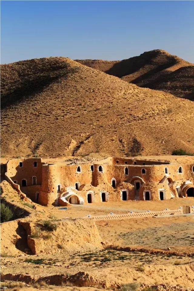 突尼斯是不是地中海,突尼斯一半沙漠