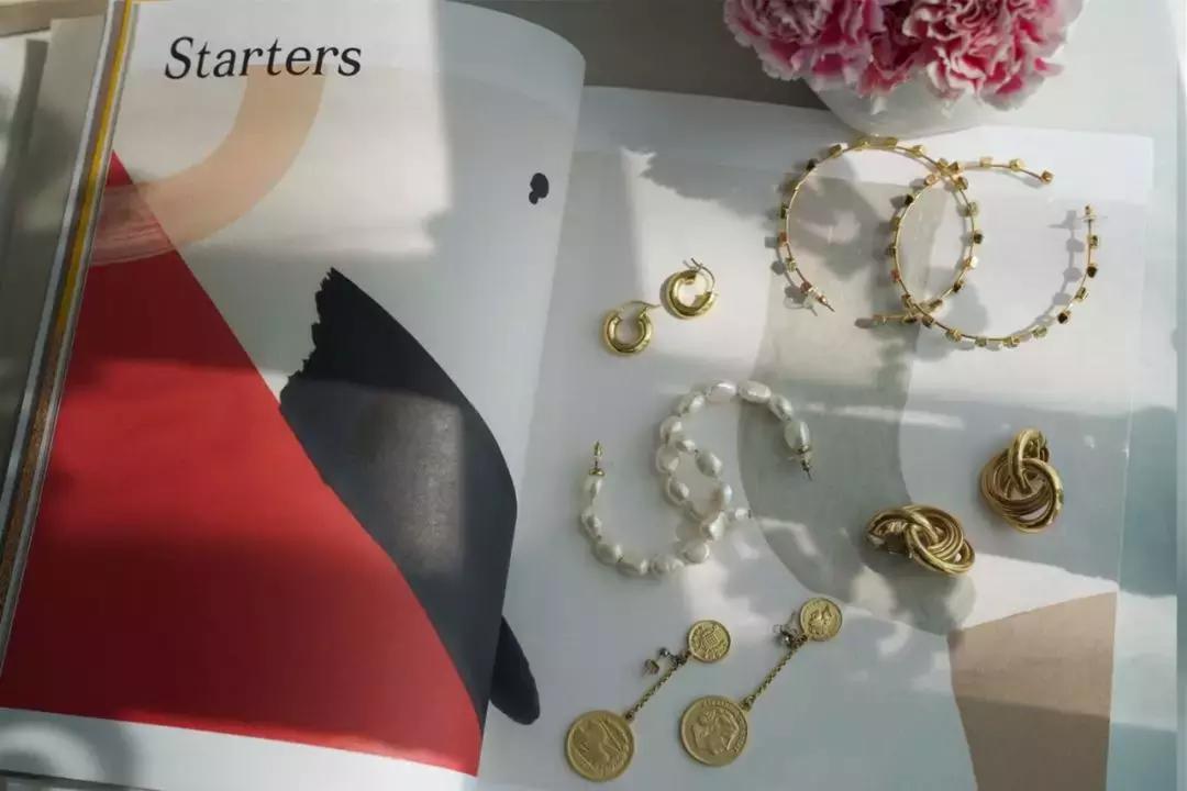 这5种首饰简单时尚减龄不贵,比较百搭的首饰