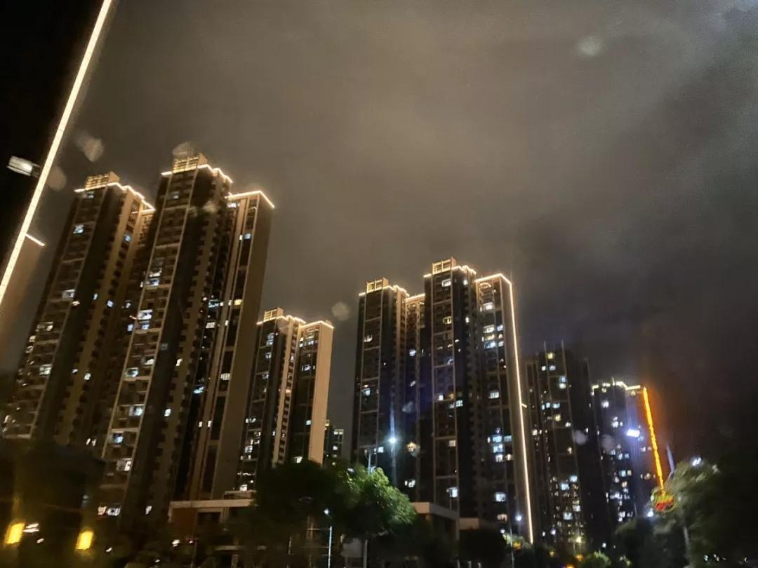大亚湾夜景真实视频,大亚湾鬼城亮灯率