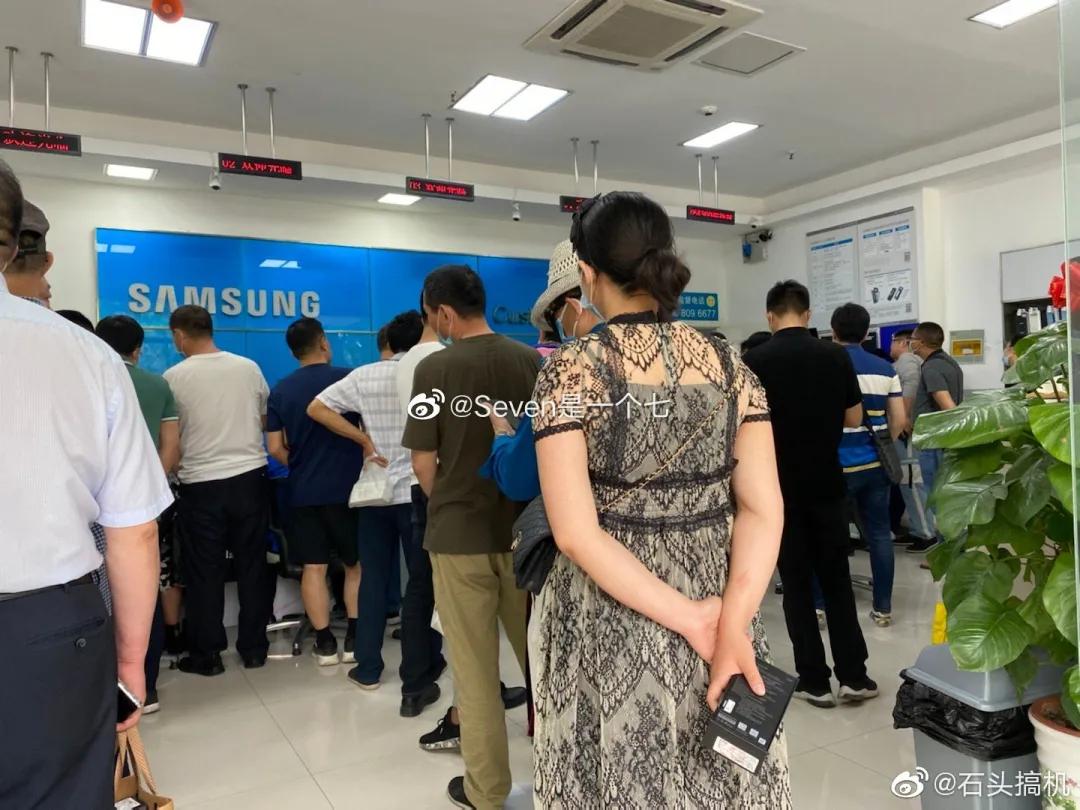 三星手机闰四月故障,三星手机因闰二月黑屏故障怎么办