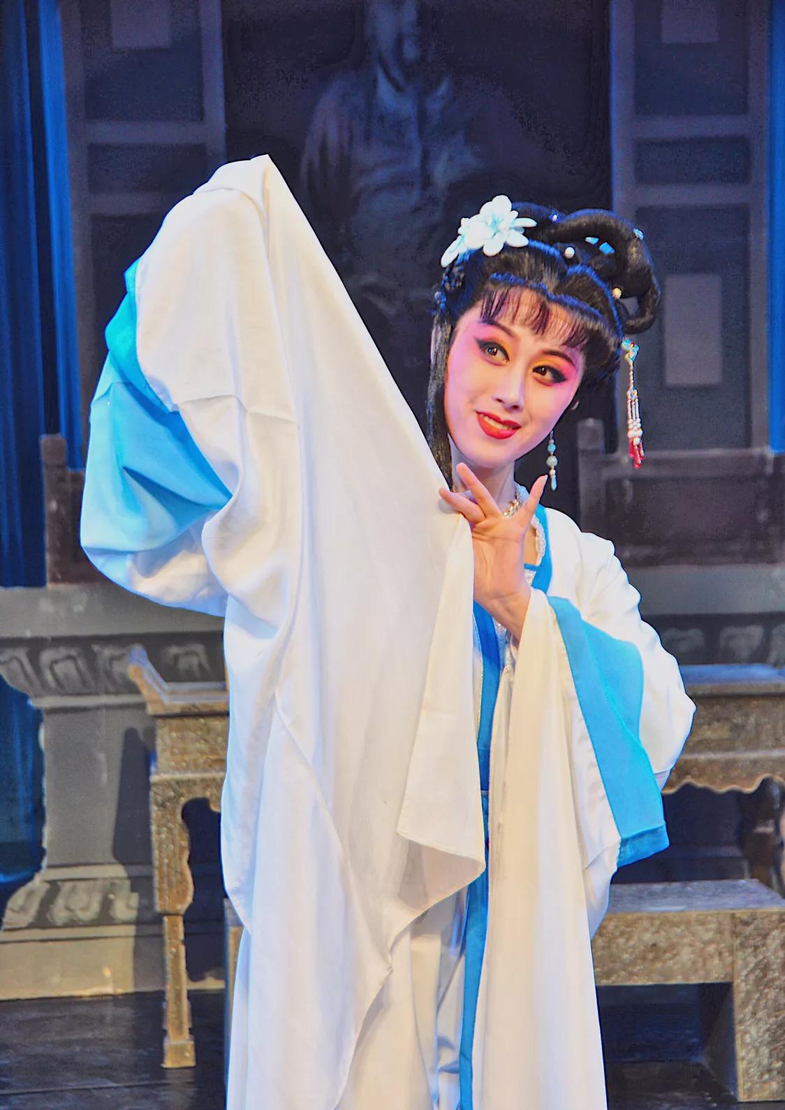 要不要一起去看电影,要不要一起看剧