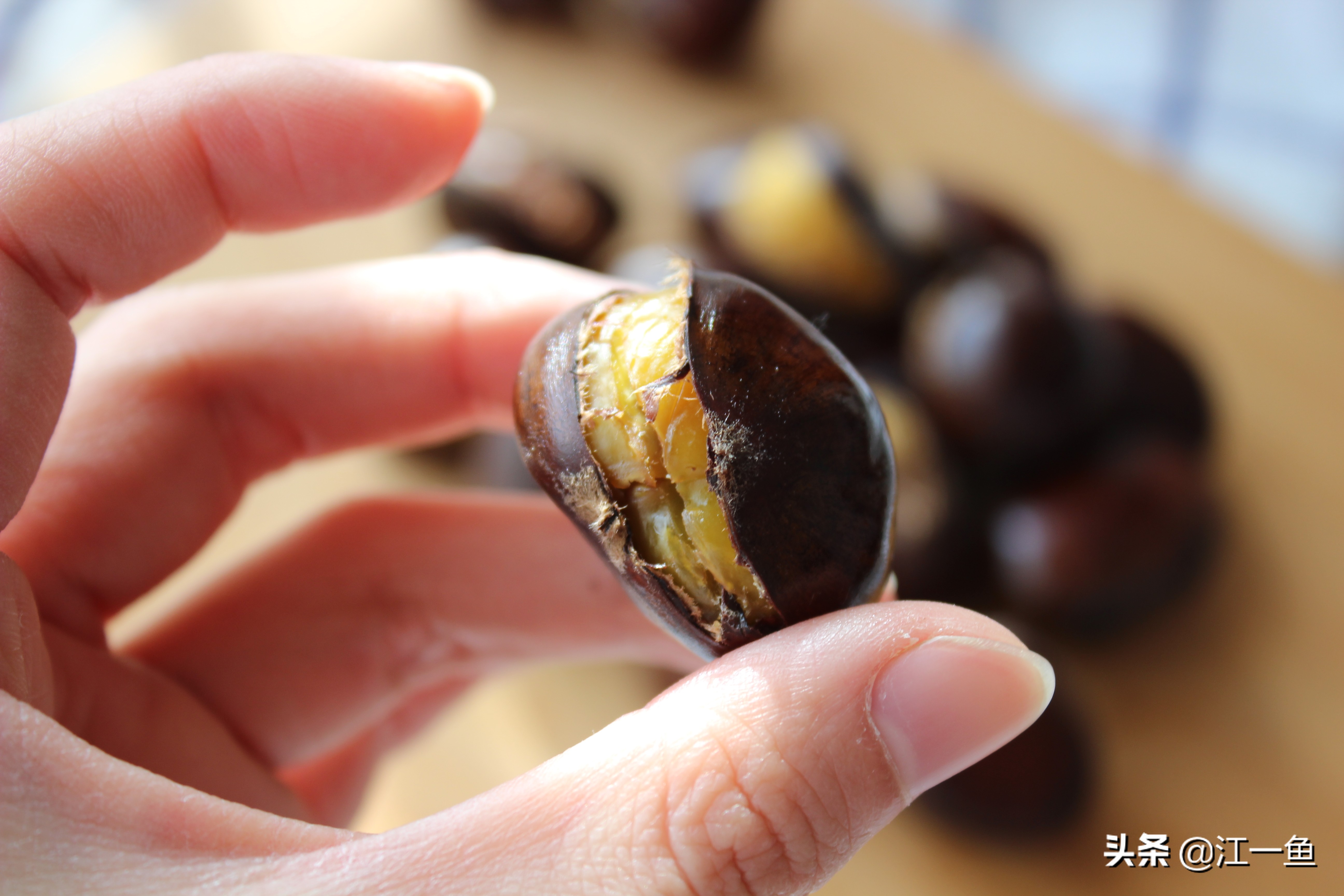 电饭锅糖炒栗子怎么做容易脱壳,烤箱版糖炒栗子的做法