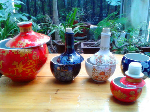 利用酒瓶做花盆的视频,酒瓶切割做花盆不用电动工具打孔