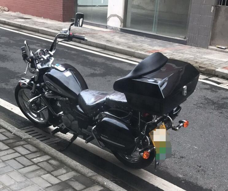 真正的美式太子车!150CC电喷引擎,2L油耗,双筒仪表,配置完善