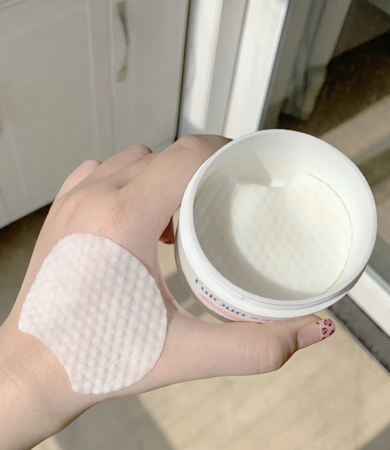 去黑头的几大“雷品”!城野医生用处不大,黑炭硬撕你敢用?