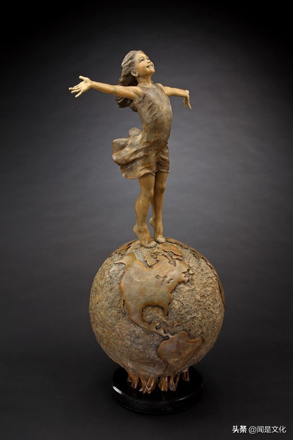 学赏画197:美女雕塑家米娅:灵感来自孩子们不断变化的个性