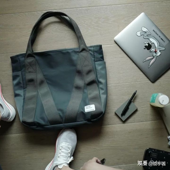 夏季穿搭配饰男生,男生配饰搭配技巧高级感