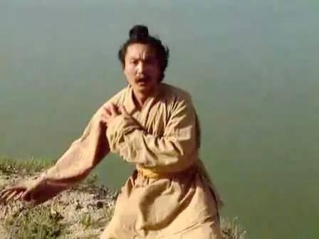 老版三国演义同一个人物几个演员,盘点94版三国演义当时的龙套演员