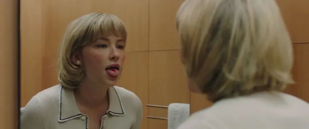 女子吃下特殊东西获得能力,女主吞食异物的电影