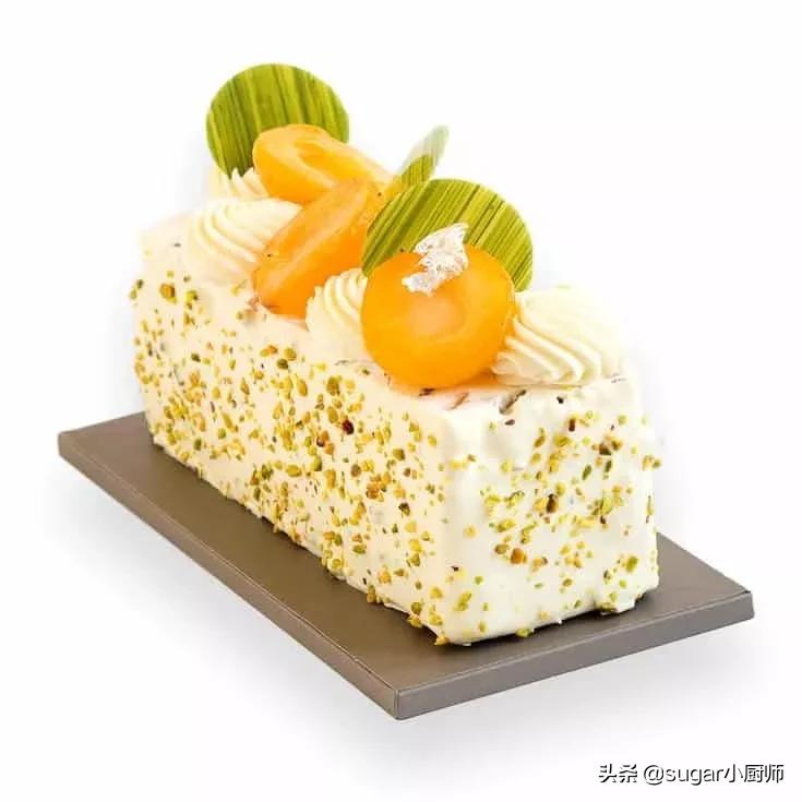 我懒！拒绝太复杂的，这个蛋糕好，哈哈，今晚就翻她牌子了