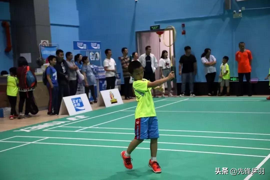 孩子打羽毛球基础训练,羽毛球有基础的孩子训练方法